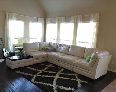 9400 Deerhurst Place - Photo Thumbnail 25