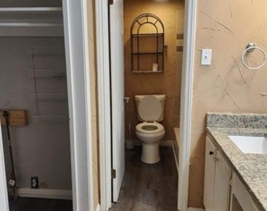 558 E Avenue J - Photo Thumbnail 13