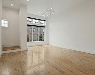 1910 Caddo Street - Photo Thumbnail 9