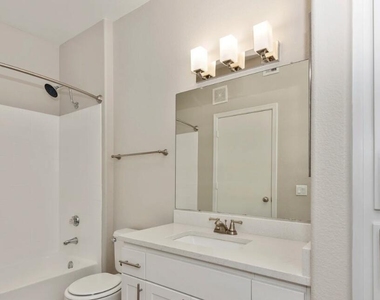 20808 N 27th Avenue - Photo Thumbnail 4