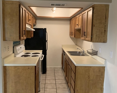 286 W Palomino Drive - Photo Thumbnail 1