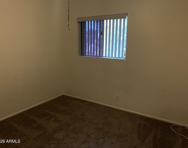 286 W Palomino Drive - Photo Thumbnail 8