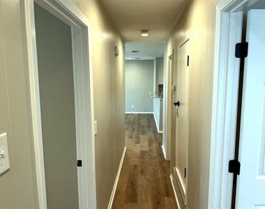 321 E Lake Street - Photo Thumbnail 23