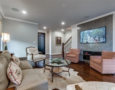 4518 Normandy Avenue - Photo Thumbnail 3