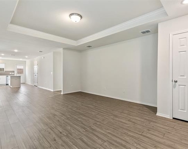 4509 Greenham Lane - Photo Thumbnail 6