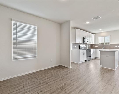 4509 Greenham Lane - Photo Thumbnail 8