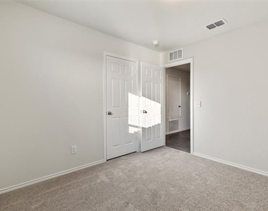 4509 Greenham Lane - Photo Thumbnail 17