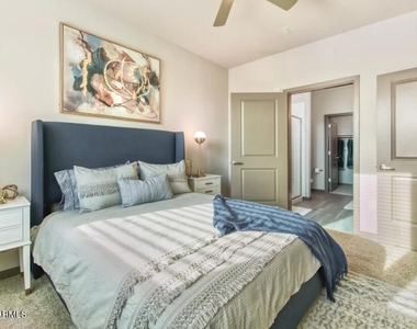 3601 N Central Avenue - Photo Thumbnail 4