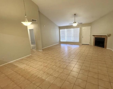 7748 W Cherry Hills Drive - Photo Thumbnail 1