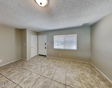 4136 N 81st Avenue - Photo Thumbnail 1
