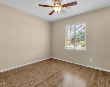 5542 W Kowalsky Lane - Photo Thumbnail 22