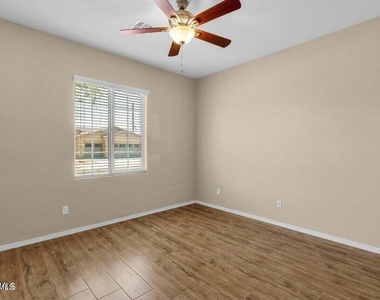 5542 W Kowalsky Lane - Photo Thumbnail 25