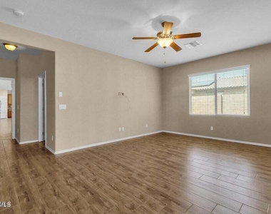 5542 W Kowalsky Lane - Photo Thumbnail 16
