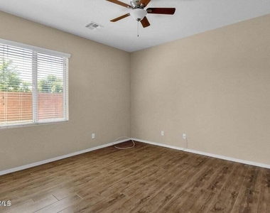 5542 W Kowalsky Lane - Photo Thumbnail 26