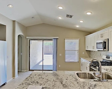 12759 W Desert Mirage Drive - Photo Thumbnail 5