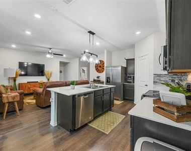 3313 Waldrop Drive - Photo Thumbnail 8