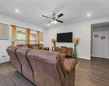 3313 Waldrop Drive - Photo Thumbnail 5