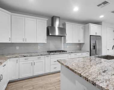 6936 W Maya Way - Photo Thumbnail 6
