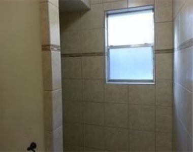 2507 Mardell Drive - Photo Thumbnail 8