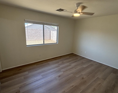 15932 W Lundberg Street - Photo Thumbnail 10