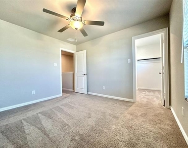 1804 Berry Ridge Trail - Photo Thumbnail 22