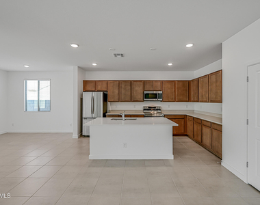 23410 W Florence Avenue - Photo Thumbnail 6