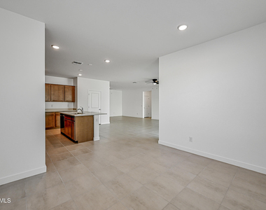 23410 W Florence Avenue - Photo Thumbnail 12