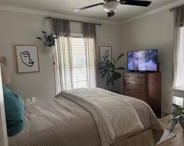 4101 Douglas Avenue - Photo Thumbnail 5