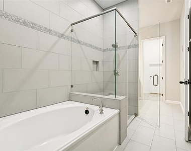 2450 Sunderland Lane - Photo Thumbnail 16