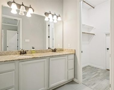 2450 Sunderland Lane - Photo Thumbnail 12