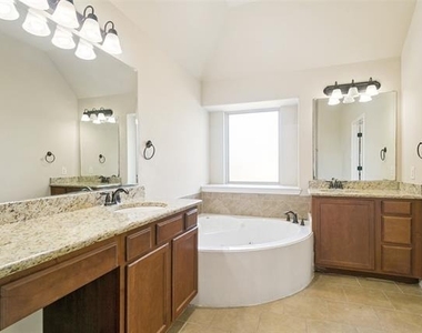 2450 Sunderland Lane - Photo Thumbnail 20