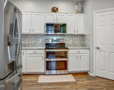 11500 E Cochise Drive - Photo Thumbnail 7