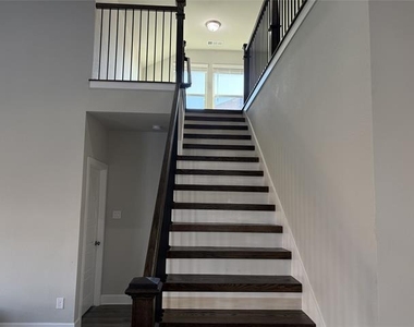 1877 Arbor Drive - Photo Thumbnail 18