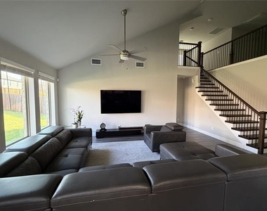 1877 Arbor Drive - Photo Thumbnail 12