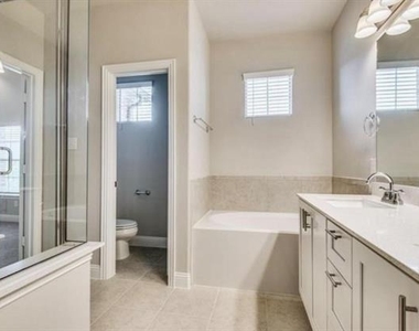 2220 Epitome Avenue - Photo Thumbnail 9