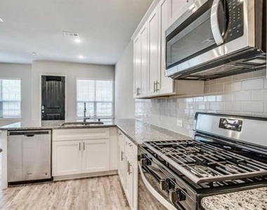 2220 Epitome Avenue - Photo Thumbnail 5