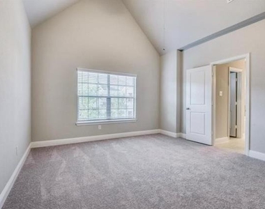 2220 Epitome Avenue - Photo Thumbnail 8