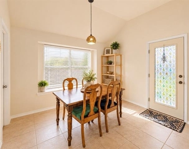 3705 Applewood Road - Photo Thumbnail 7
