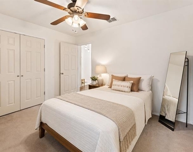 3705 Applewood Road - Photo Thumbnail 12