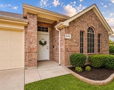 3705 Applewood Road - Photo Thumbnail 1