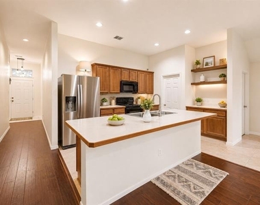 3705 Applewood Road - Photo Thumbnail 3