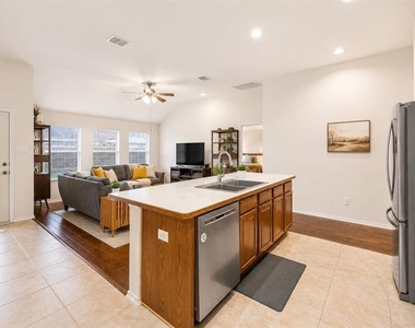 3705 Applewood Road - Photo Thumbnail 4