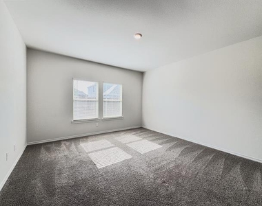 218 Alice Springs Lane - Photo Thumbnail 14