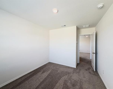 218 Alice Springs Lane - Photo Thumbnail 20
