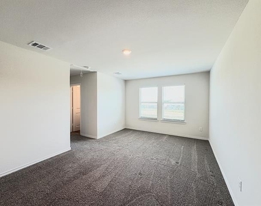 218 Alice Springs Lane - Photo Thumbnail 15