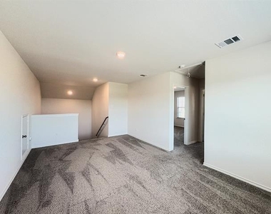 218 Alice Springs Lane - Photo Thumbnail 16