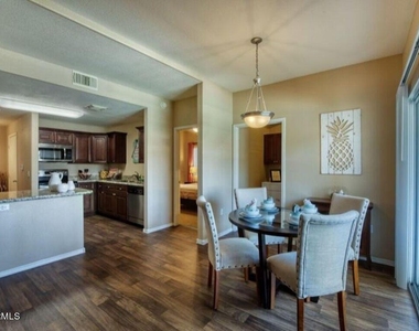 4045 W Bell Road - Photo Thumbnail 2