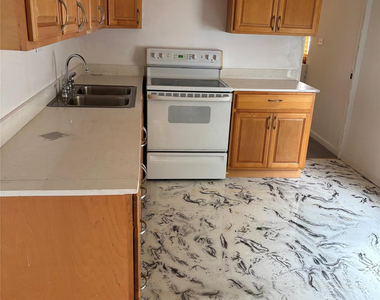 8556 Berkley Drive - Photo Thumbnail 1