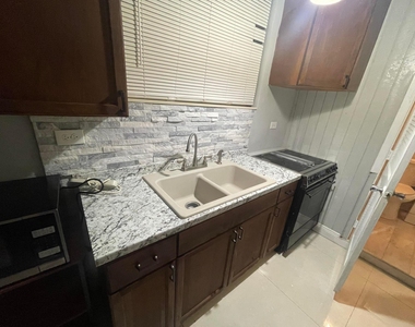 8851 Nw 15th Court - Photo Thumbnail 10