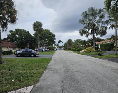 2010 Ne 33rd Street - Photo Thumbnail 20